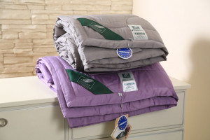 Одеяло легкое  Anna Flaum FARBE 200х220 фиолетовый